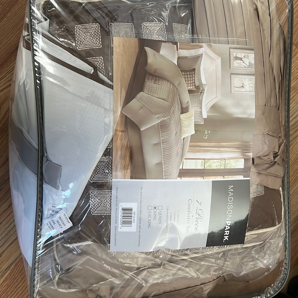 Madison Park 7 Piece comforter set. King size in Taupe